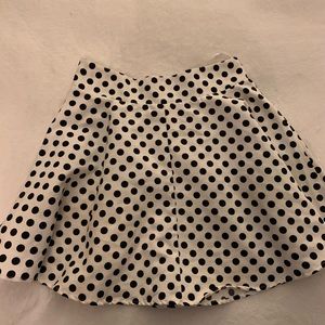 Women’s small black and white polka dot skirt